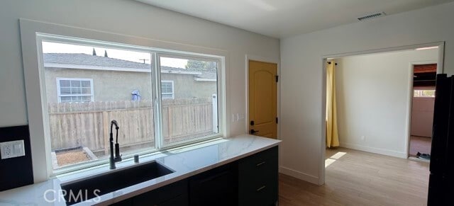 Foto del edificio - 18822 Cranbrook Ave