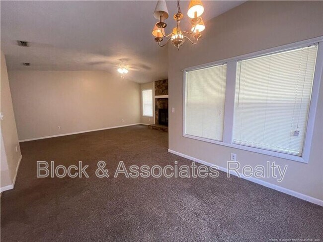 Building Photo - 1000 Wood Creek Dr
