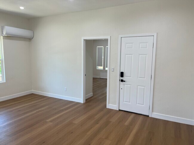 Foto del edificio - 1446 W 22nd St