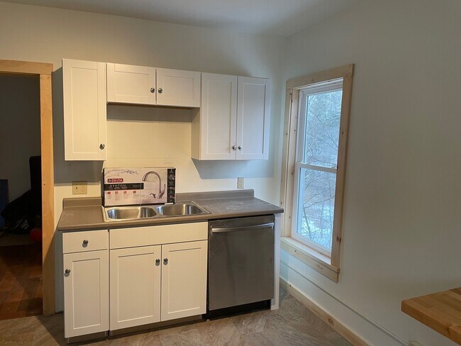 Building Photo - Cliff Apartments, LLC