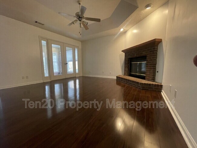 Foto del edificio - 113 Maplebrook Ct