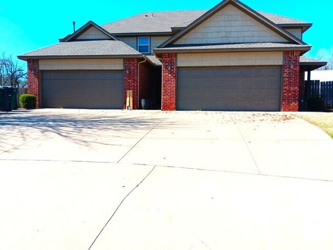 Photo - 4 Bed 2 Bath 2 Car Duplex in the Oxford Park Addition in Edmond House