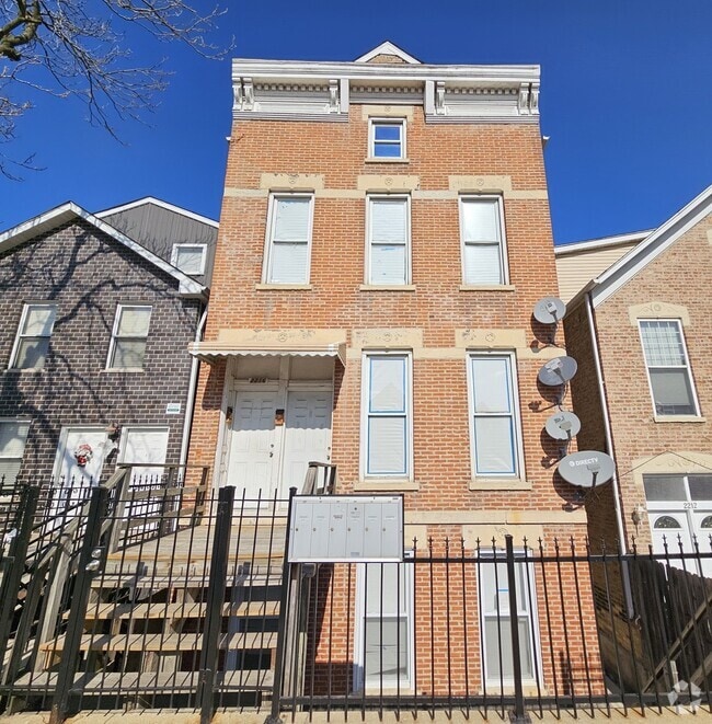 Building Photo - 2216 W 21st Pl
