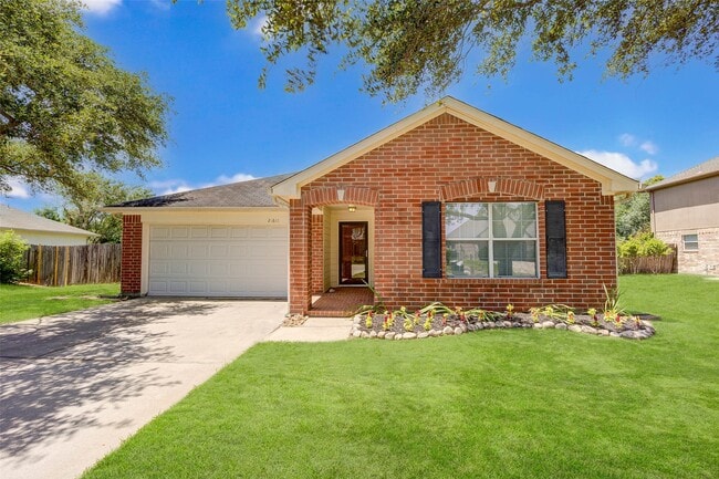Building Photo - 21611 Country Club Green Way