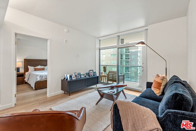 Foto del edificio - 13700 Marina Pointe Dr