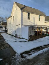 Building Photo - 301 Bank St