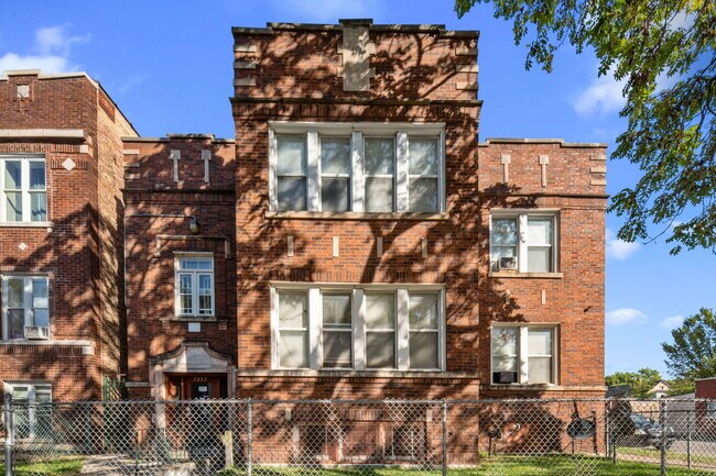 Foto del edificio - 7357 S St Lawrence Ave