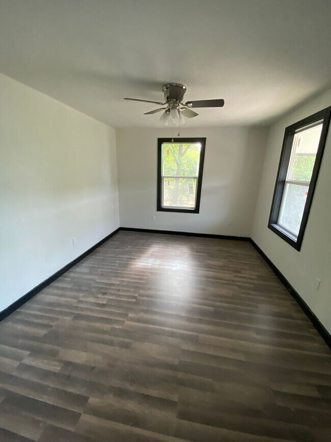 Building Photo - Cute 3bedroom 1bath