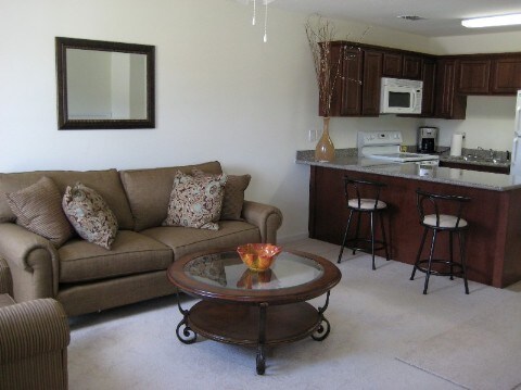 Building Photo - 3 bedroom 2 bath Off Neil