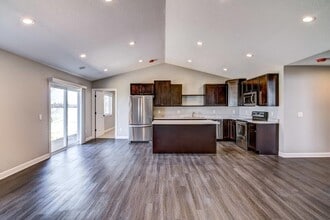 Building Photo - 1355 Blue Jay Pl