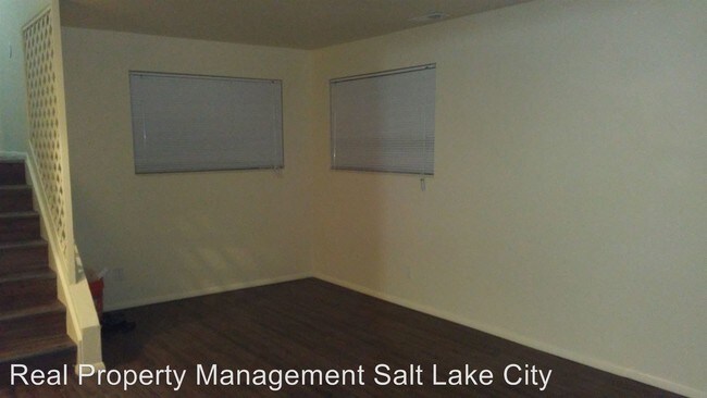 Building Photo - 665 E Malibu Dr