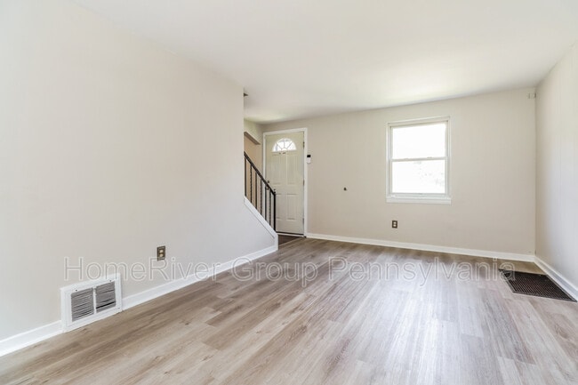 Building Photo - 2914 Brentwood Ave