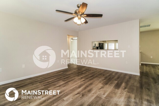 Foto del edificio - 490 S Blue Lk Ave