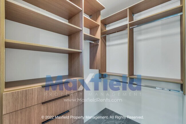 Foto del edificio - Luxury Sugarhouse Living | Pet Friendly | 2BD | 3BA | 1GA | 1CP 1875 Sq Ft