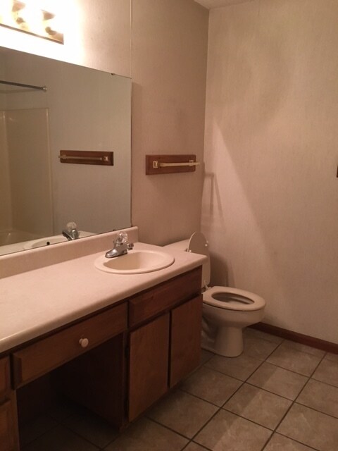 Foto del edificio - 2 Bedroom 1 Bath Duplex- Close to VSU