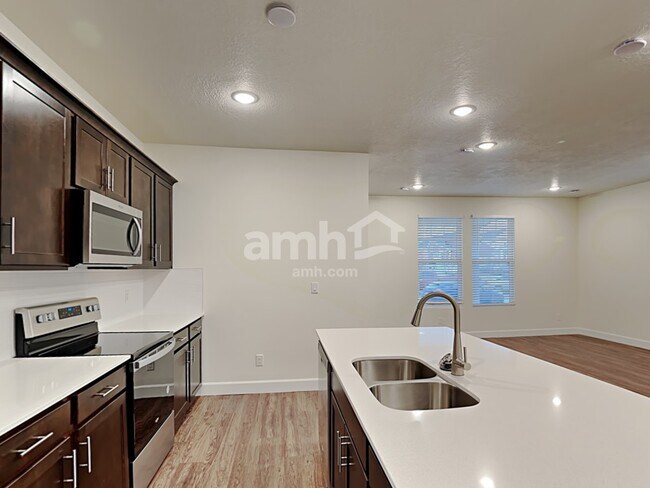 Building Photo - 11031 Kitty Hawk Rd