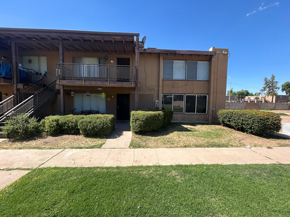 Foto principal - 2408 W Campbell Ave