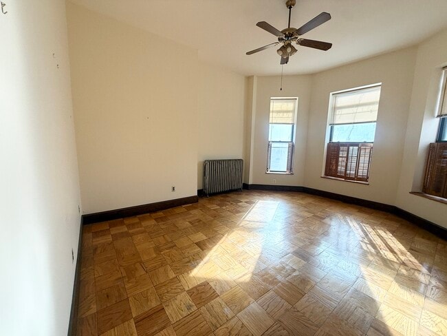 Building Photo - 145 Hillside St