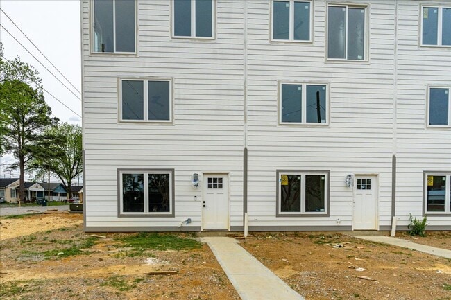 Photo - 2519 E 12th St Apartment