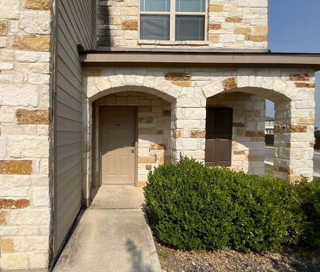 Building Photo - Open design in Northeast Crossing on large...