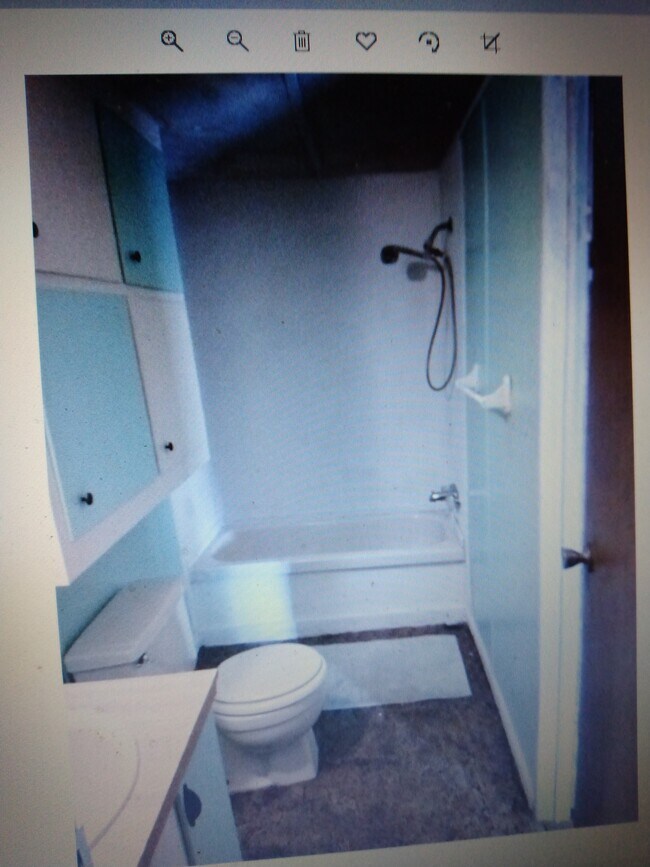 3 E Avenue B, Hooks, TX 75561 House for Rent in Hooks, TX