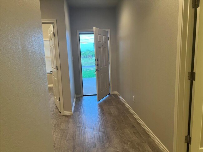 Foto del edificio - 629 County Rd 306