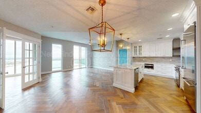Building Photo - 1431 Riverplace Blvd