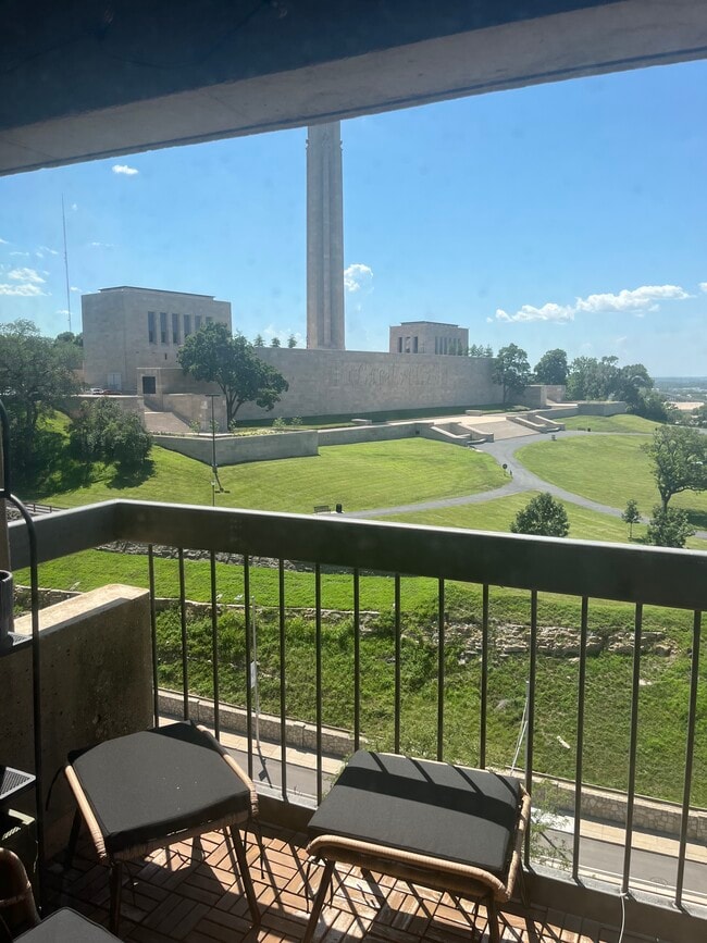 Foto del edificio - 2525 Main St