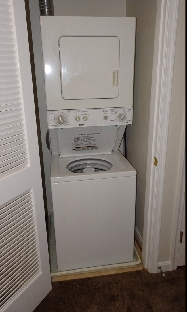 Building Photo - 5000 Call Pl SE