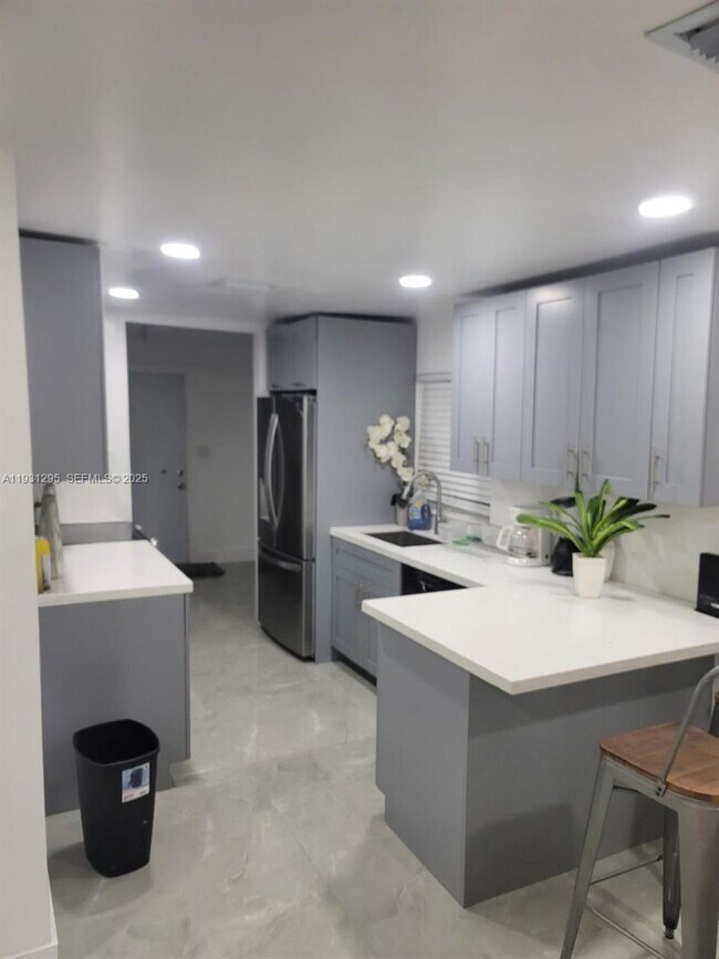 Foto del edificio - 512 NW 96th St