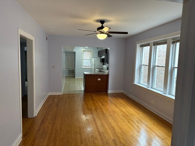 Foto del edificio - 6429 N Claremont Ave