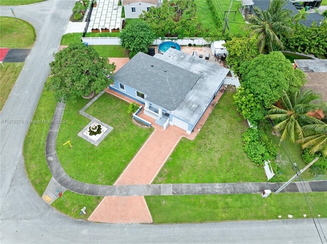 Foto del edificio - 951 NW 148th St