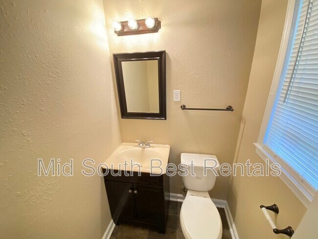 Foto del edificio - 3067 Rainier Dr