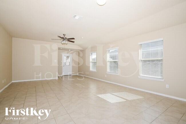 Foto del edificio - 961 Corbitt Ln