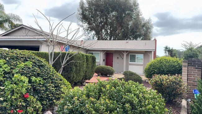 Foto del edificio - Beautiful Single-Story Home in the Desirable San Carlos Neighborhood