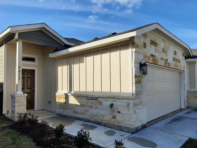 Foto del edificio - 9815 Grosbeak Ln