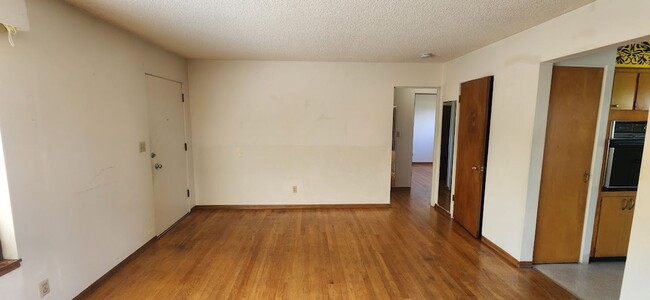 Building Photo - 2575 NW Lovejoy St