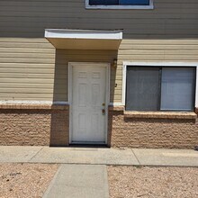 Building Photo - 862 Iowa Ave