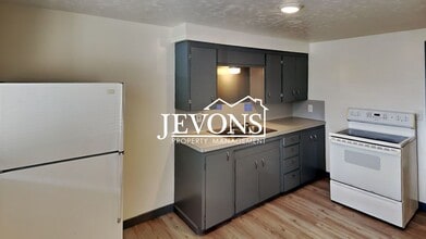 Building Photo - 2104 S 8th Ave Building Photo - 2104 S 8th Ave