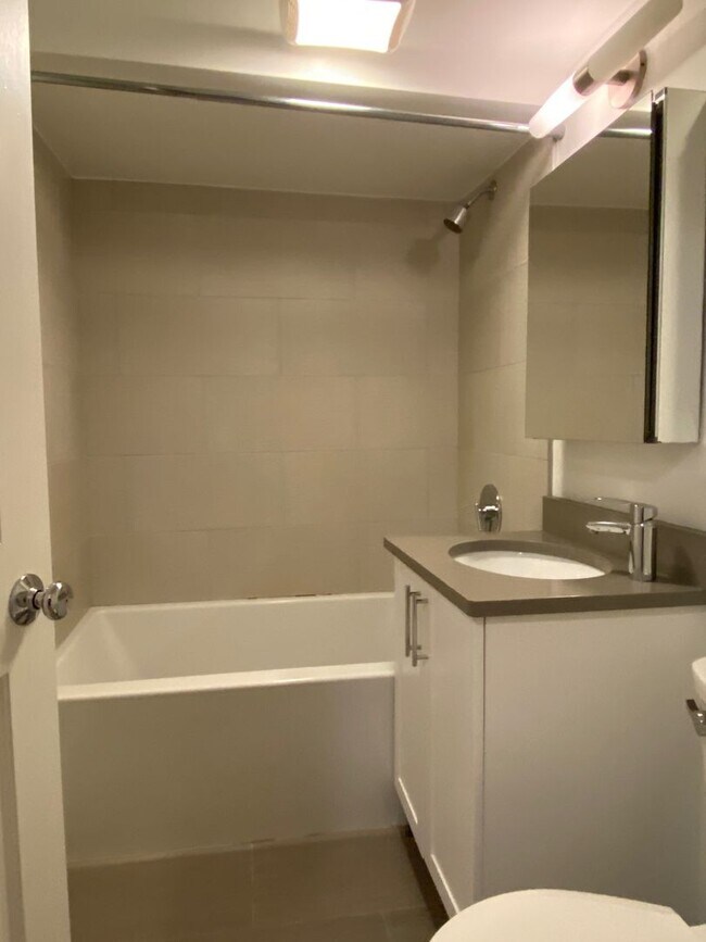 Foto del edificio - Nicely renovated studio in a prime spot ne...