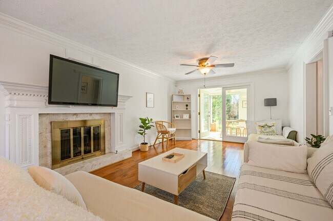 Foto del edificio - 1223 Settlebench Ln