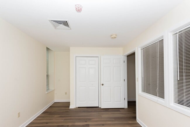 Interior Photo - Chestnut Hill East (CHE)
