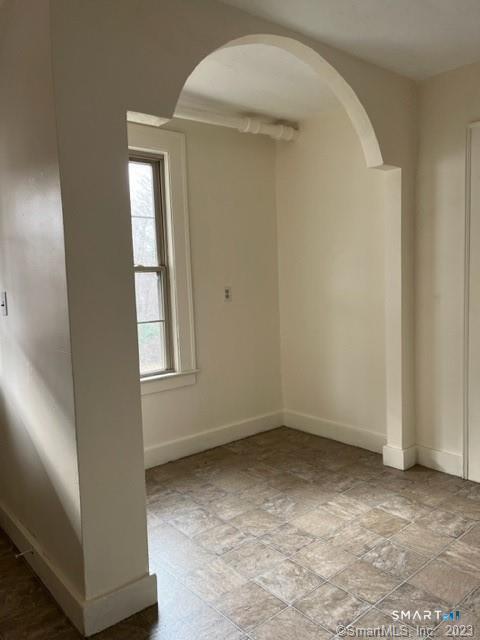 Foto del edificio - 46 W Town St