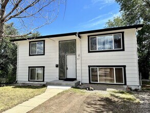 Building Photo - 907 W Madison St