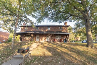 Building Photo - 2 3314