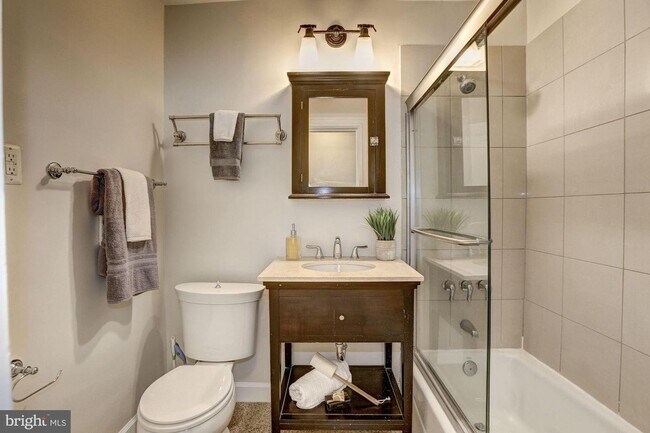 Photo - 1618 S St. NW Apartment