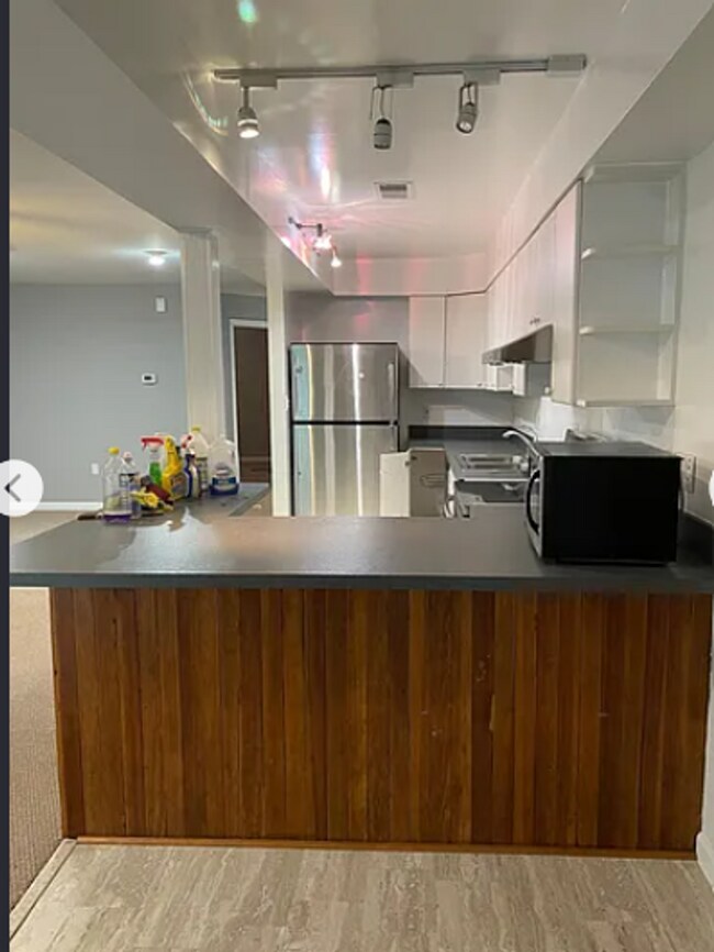Foto del edificio - Spacious Adams Morgan Gem with Gas Fire Place
