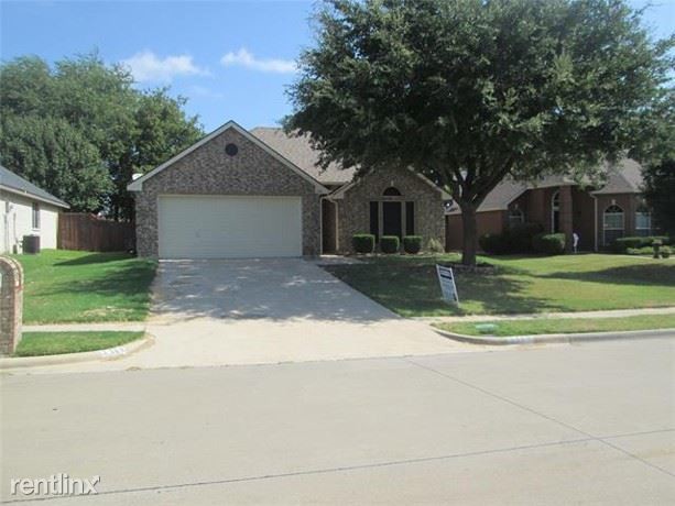 Primary Photo - 3 br, 2 bath House - 144 Sequoia Road