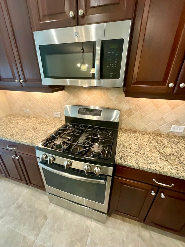 Gas Stove - 1387 Backspin Dr