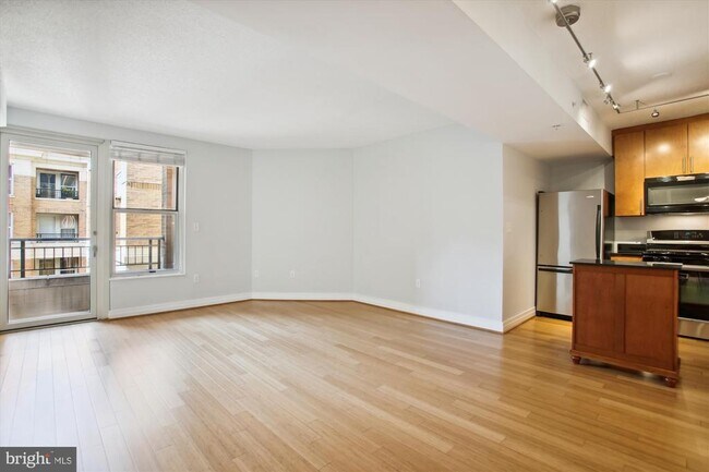 Foto del edificio - 915 E St NW